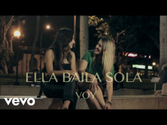 ELLA BAILA SOLA - Voy